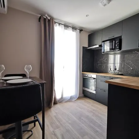 Appart Hotel Spa Perpignan *